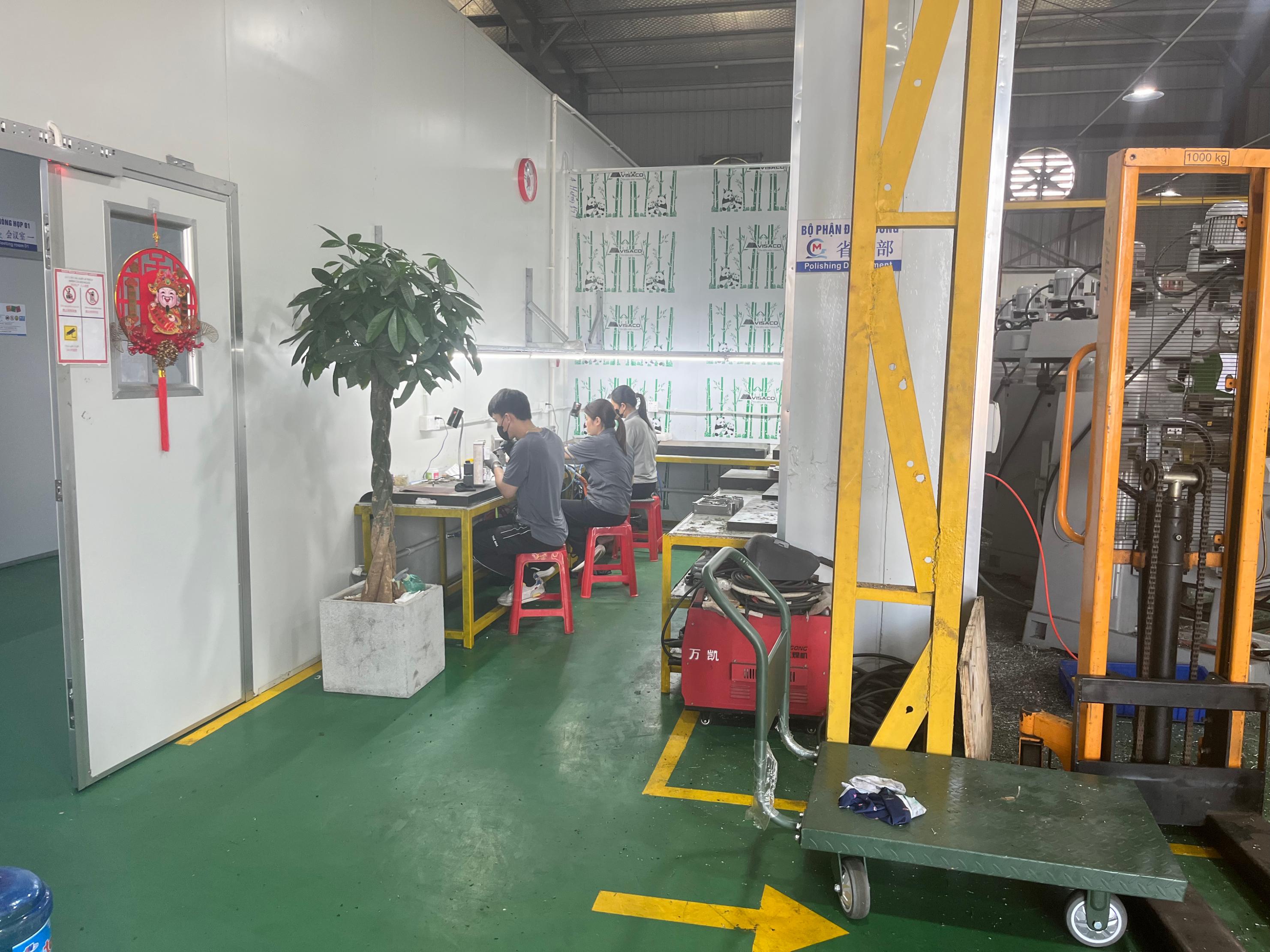 越南模具组装